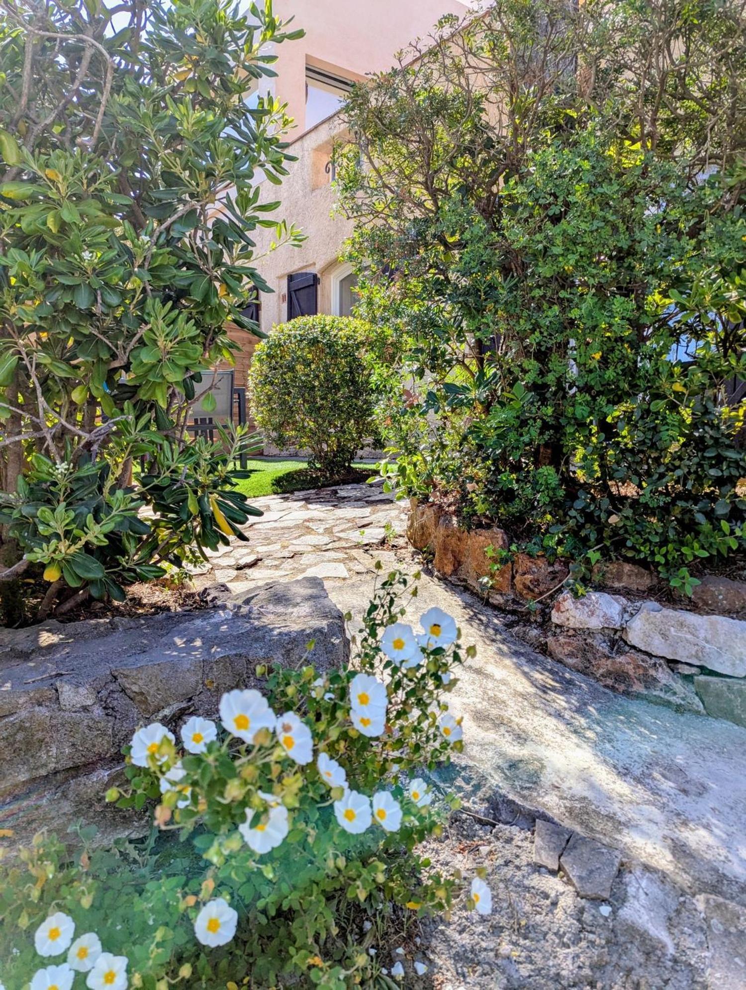 Eucalyptus, Calme Entoure De Verdure Et Pres De La Mer Saint Aygulf Exterior foto